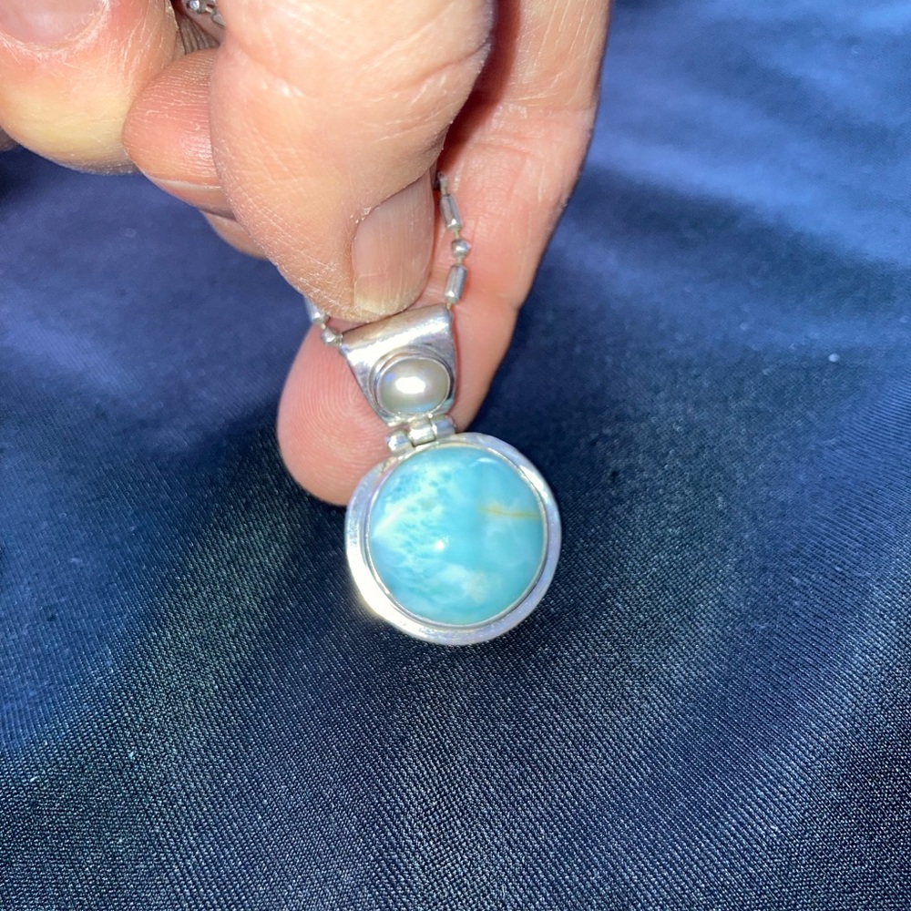 Larimar and sterling silver 16” necklace with mother of pearl clasp - Picture 8 of 8